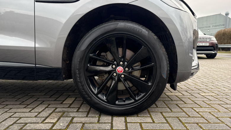 Jaguar F-Pace 2.0 D200 R-Dynamic Black 5dr Auto AWD Diesel Estate